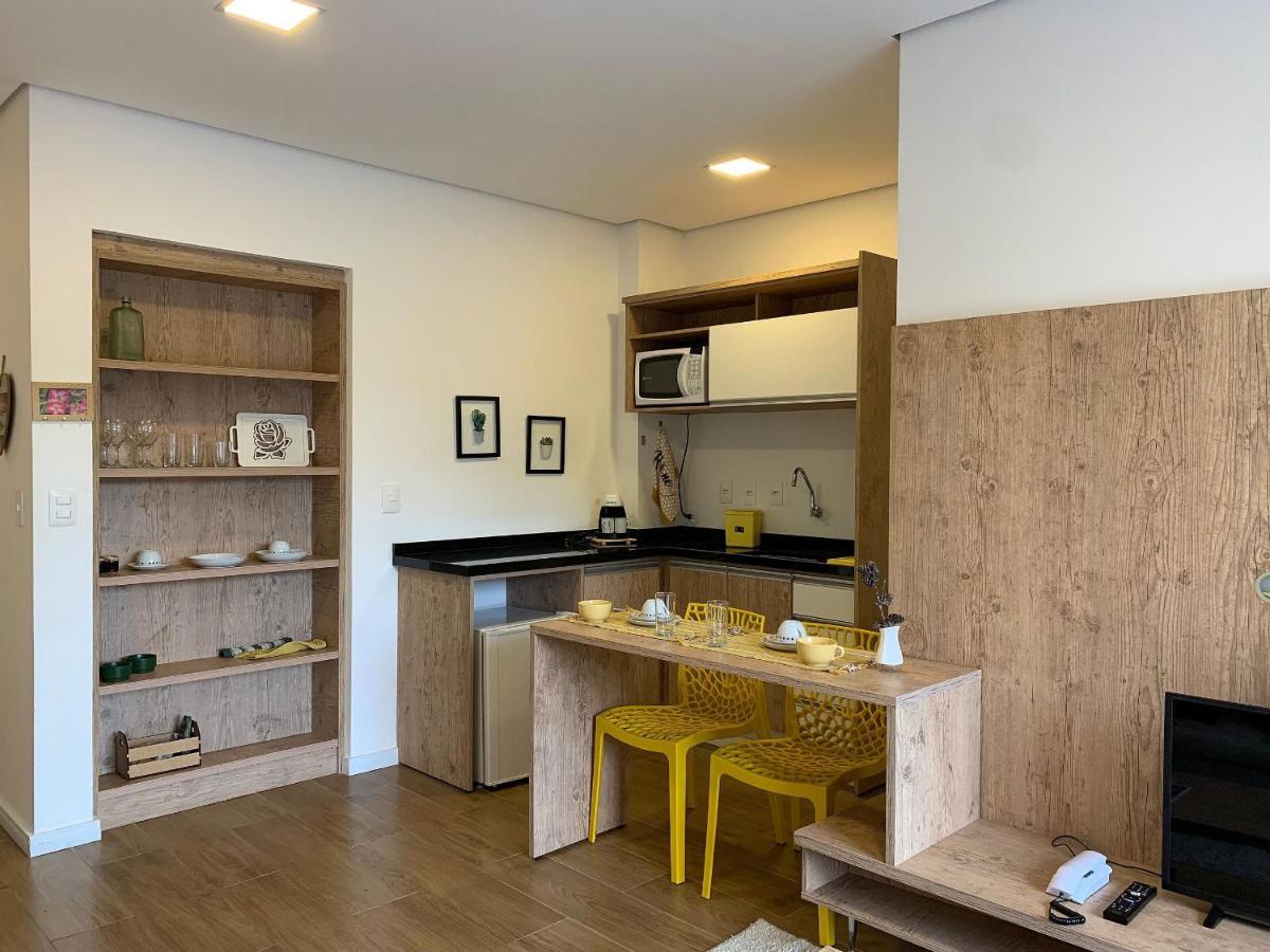 Flat Novo, Aconchegante E No Coracao Do Capivari / Internet + Aquecedores Кампус-ду-Жордау Экстерьер фото